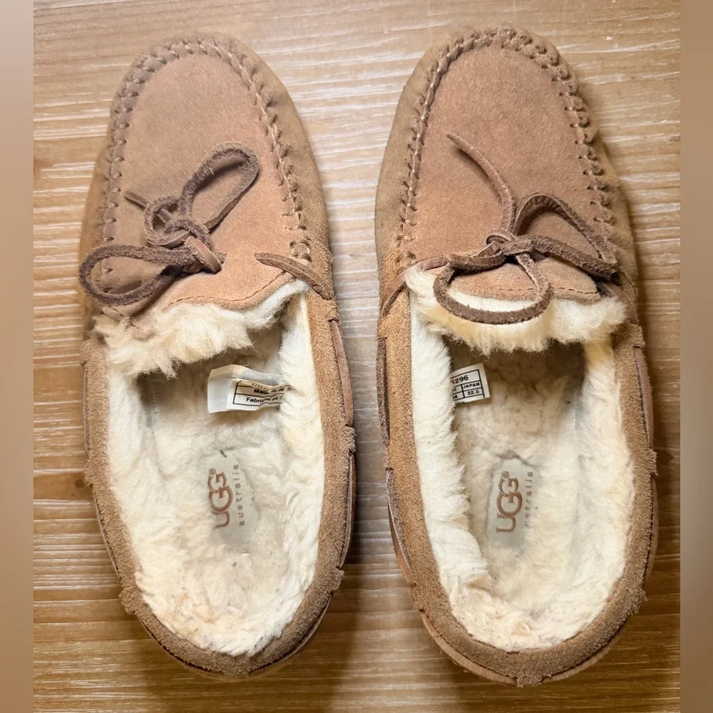 UGG Brown Suede Moccasin Slippers size 4